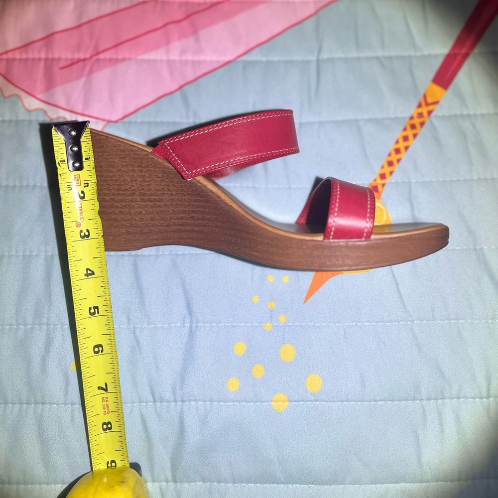 Italian Shoemakers Bold Red Sandals - Picture 4 of 4
